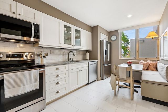 840 BAYPORT WAY 840, Longboat Key, FL 34228