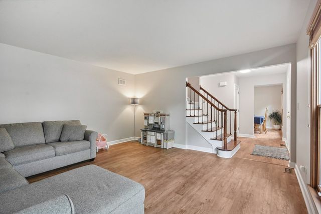 106 Bridgeport Lane, Geneva, IL 60134