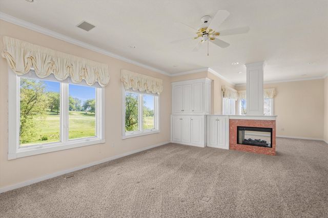 5576 Glen Oaks Pointe, West Des Moines, IA 50266