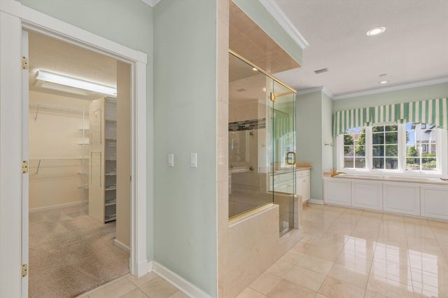 5576 Glen Oaks Pointe, West Des Moines, IA 50266