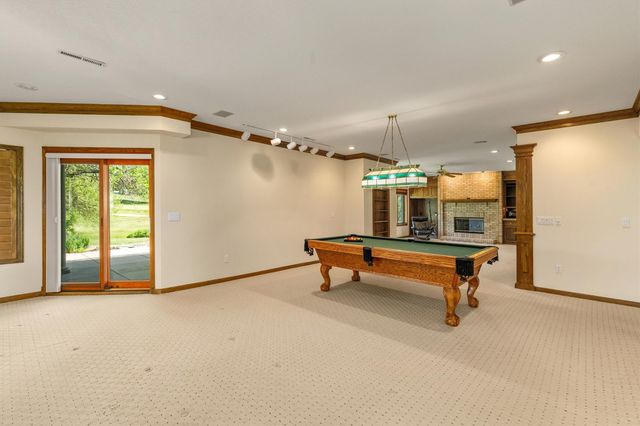 5576 Glen Oaks Pointe, West Des Moines, IA 50266
