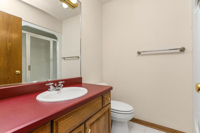 5576 Glen Oaks Pointe, West Des Moines, IA 50266