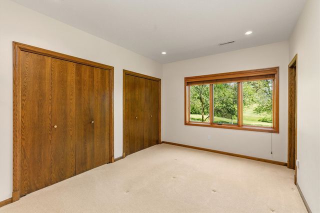 5576 Glen Oaks Pointe, West Des Moines, IA 50266