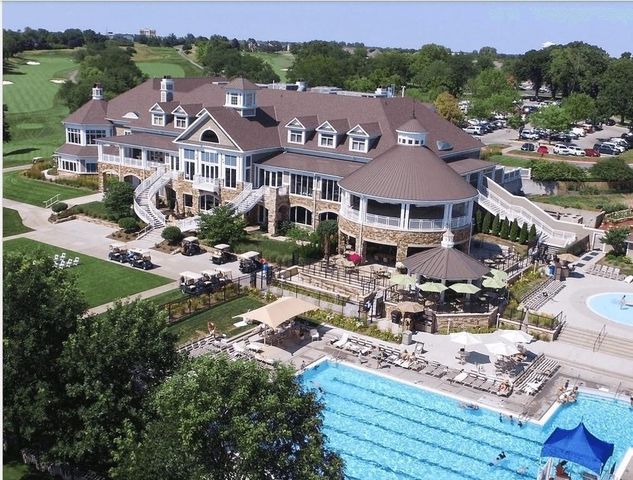 5576 Glen Oaks Pointe, West Des Moines, IA 50266