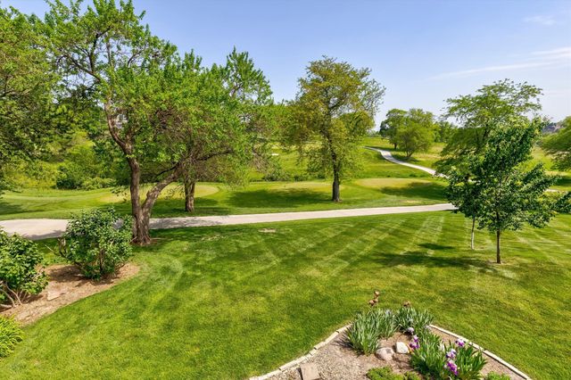 5576 Glen Oaks Pointe, West Des Moines, IA 50266