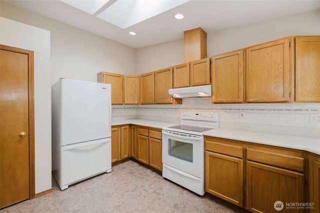 6003 60th Loop SE, Lacey, WA 98513