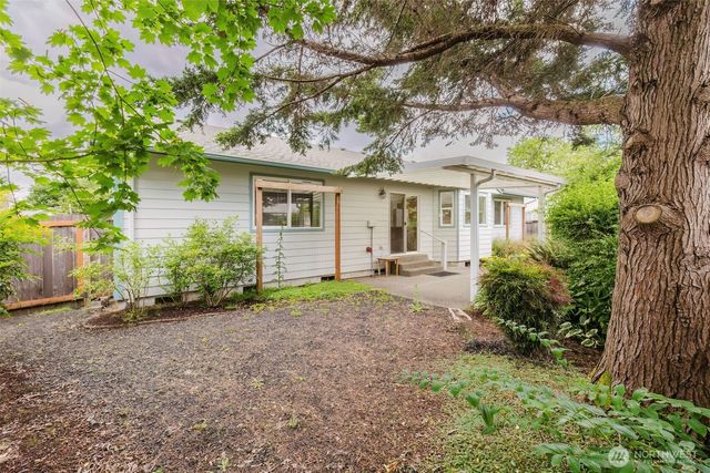 6003 60th Loop SE, Lacey, WA 98513
