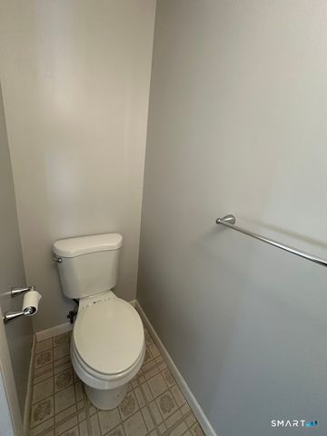 39 Horton Hill Road 7C, Naugatuck, CT 06770