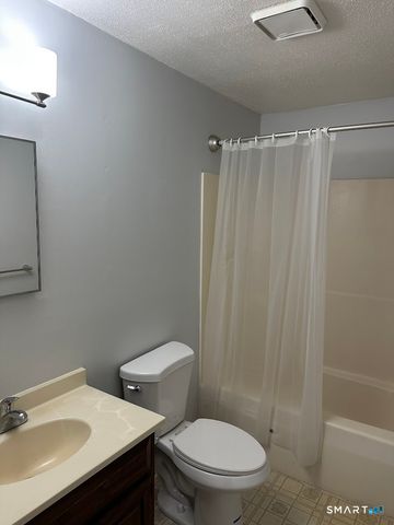 39 Horton Hill Road 7C, Naugatuck, CT 06770