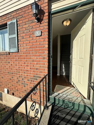 39 Horton Hill Road 7C, Naugatuck, CT 06770