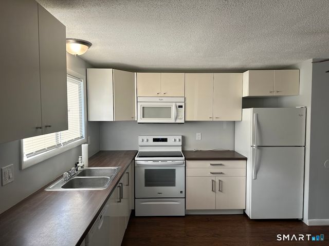 39 Horton Hill Road 7C, Naugatuck, CT 06770