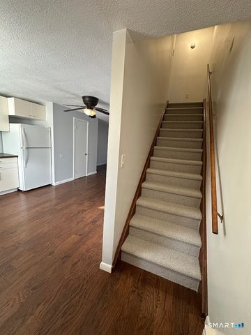 39 Horton Hill Road 7C, Naugatuck, CT 06770