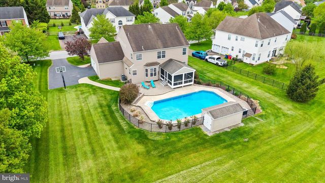 17 ALLSMEER DR, West Grove, PA 19390