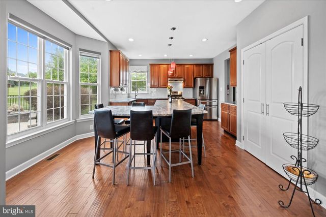 17 ALLSMEER DR, West Grove, PA 19390