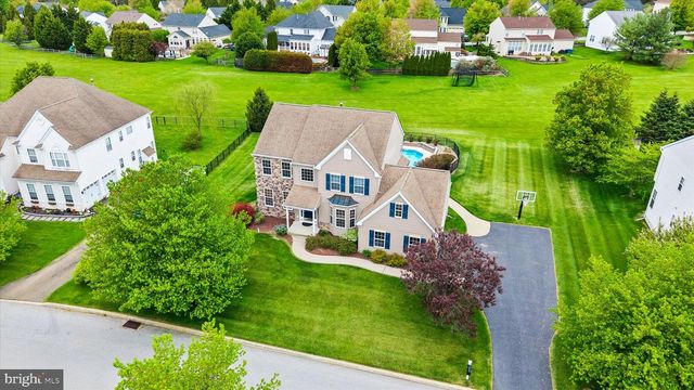 17 ALLSMEER DR, West Grove, PA 19390