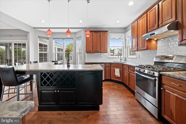 17 ALLSMEER DR, West Grove, PA 19390