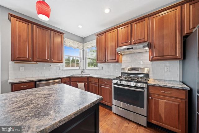 17 ALLSMEER DR, West Grove, PA 19390