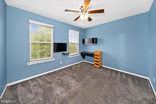 17 ALLSMEER DR, West Grove, PA 19390