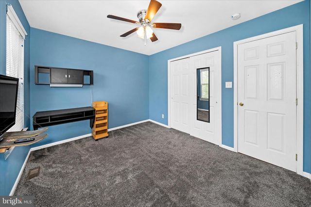 17 ALLSMEER DR, West Grove, PA 19390