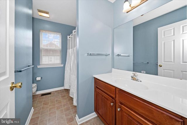 17 ALLSMEER DR, West Grove, PA 19390