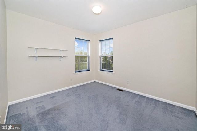 17 ALLSMEER DR, West Grove, PA 19390