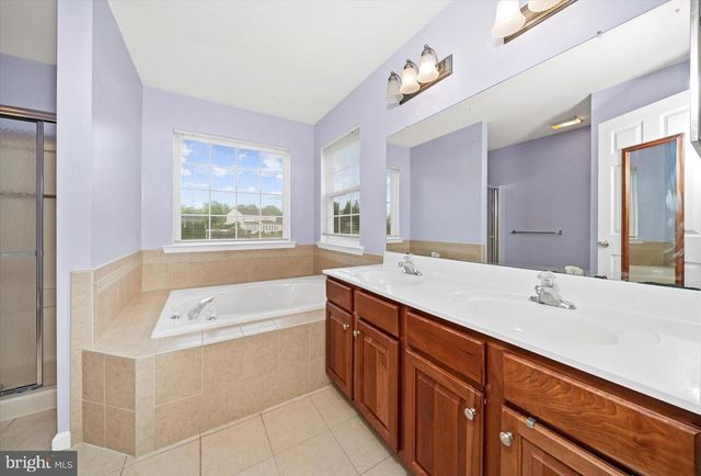 17 ALLSMEER DR, West Grove, PA 19390