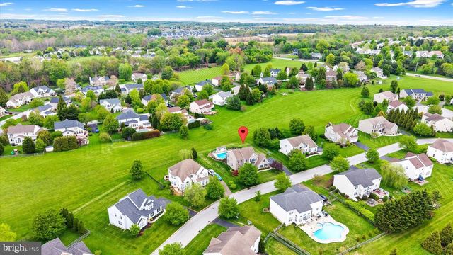 17 ALLSMEER DR, West Grove, PA 19390