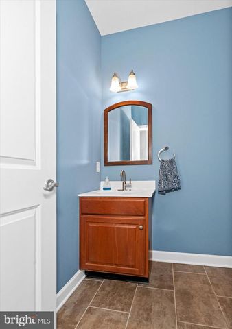 17 ALLSMEER DR, West Grove, PA 19390