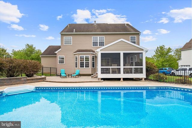 17 ALLSMEER DR, West Grove, PA 19390