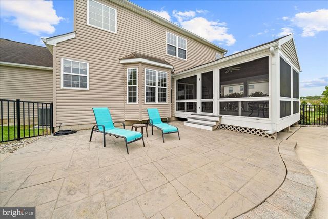 17 ALLSMEER DR, West Grove, PA 19390