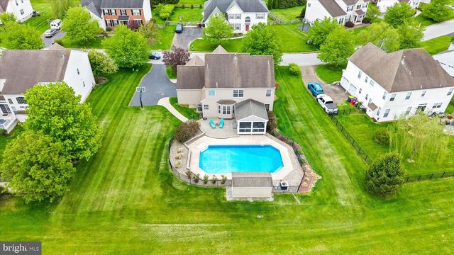 17 ALLSMEER DR, West Grove, PA 19390