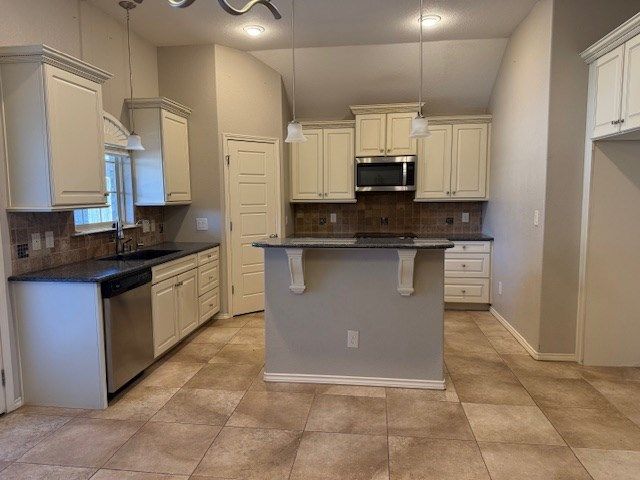 5808 Pedernales Dr, Midland, TX 79707