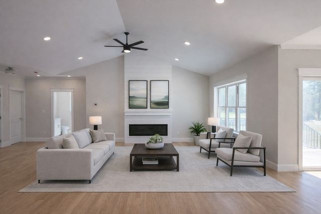 2 Clubhouse Way, Rehoboth, MA 02769