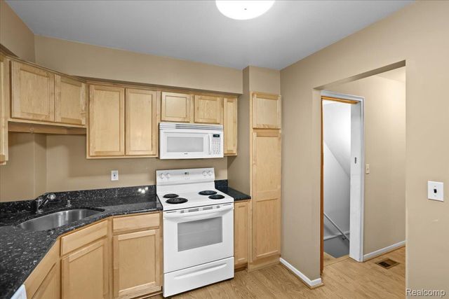 41715 Bedford Drive, Canton Charter Township, MI 48187