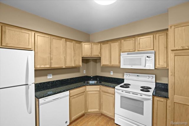 41715 Bedford Drive, Canton Charter Township, MI 48187