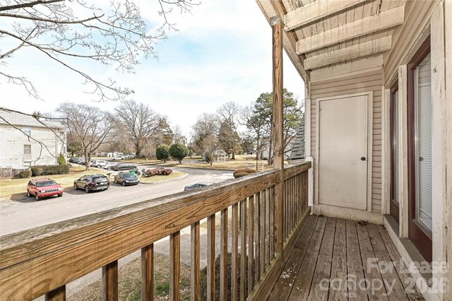 6156 Meadow Rose Lane, Charlotte, NC 28215