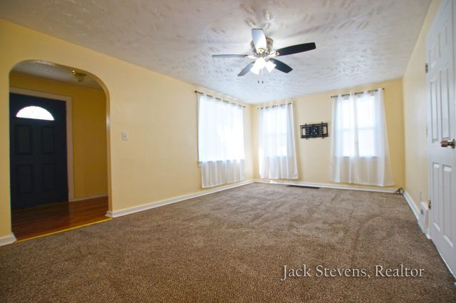 694 E Isabella Avenue, Muskegon, MI 49442