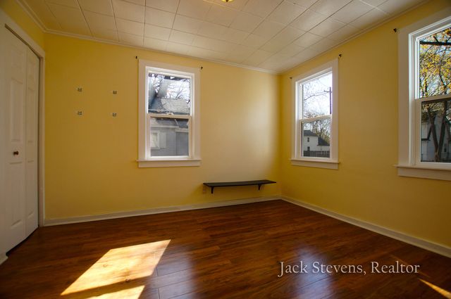 694 E Isabella Avenue, Muskegon, MI 49442