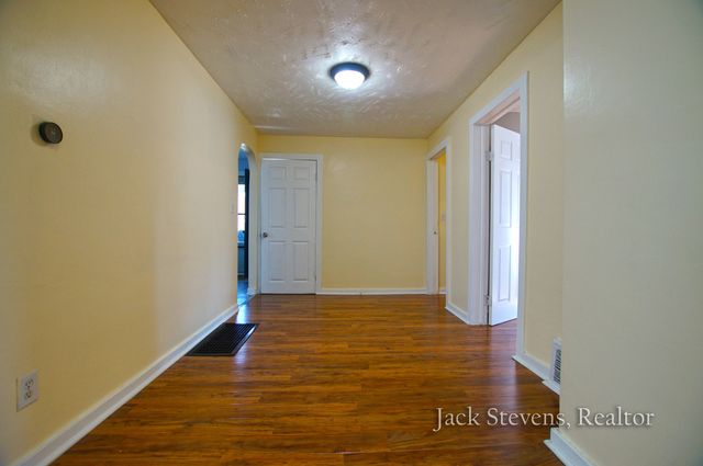 694 E Isabella Avenue, Muskegon, MI 49442