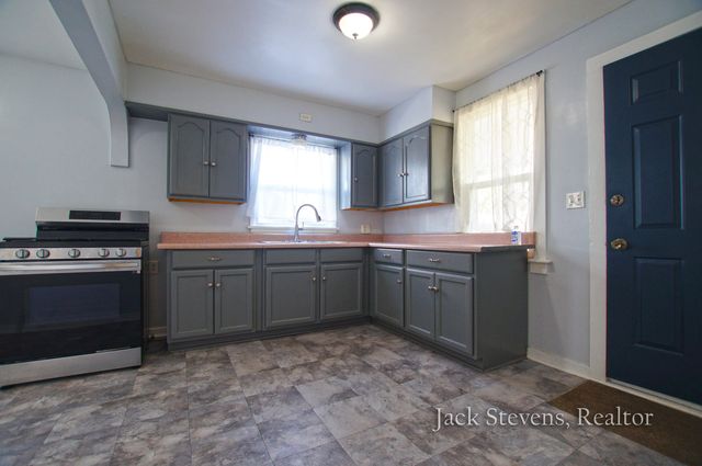 694 E Isabella Avenue, Muskegon, MI 49442