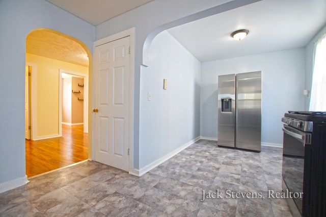 694 E Isabella Avenue, Muskegon, MI 49442