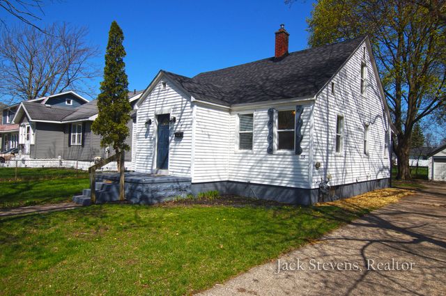 694 E Isabella Avenue, Muskegon, MI 49442
