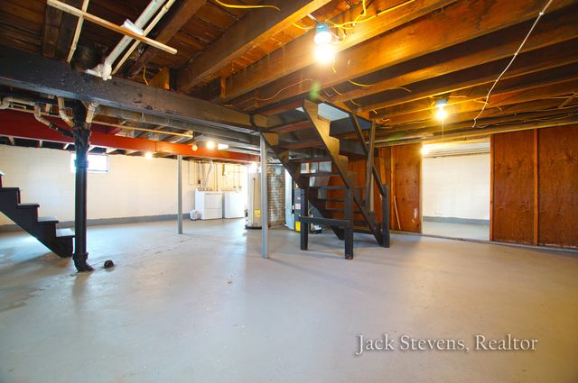 694 E Isabella Avenue, Muskegon, MI 49442