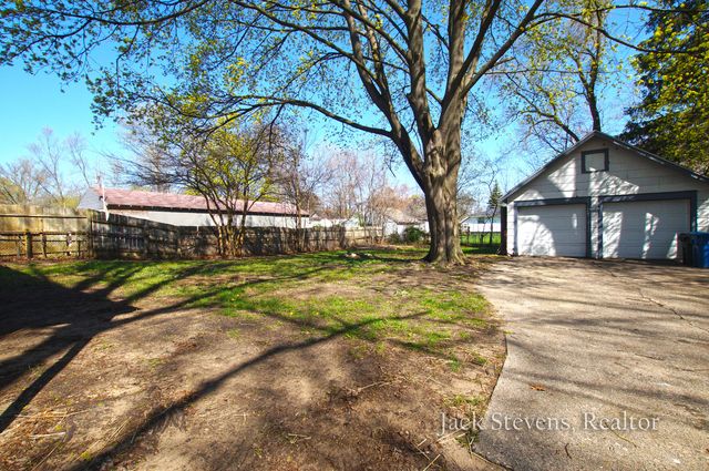 694 E Isabella Avenue, Muskegon, MI 49442