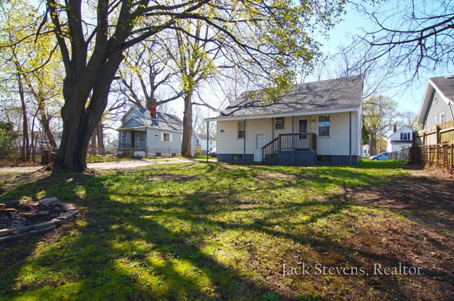 694 E Isabella Avenue, Muskegon, MI 49442
