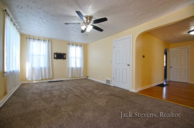 694 E Isabella Avenue, Muskegon, MI 49442