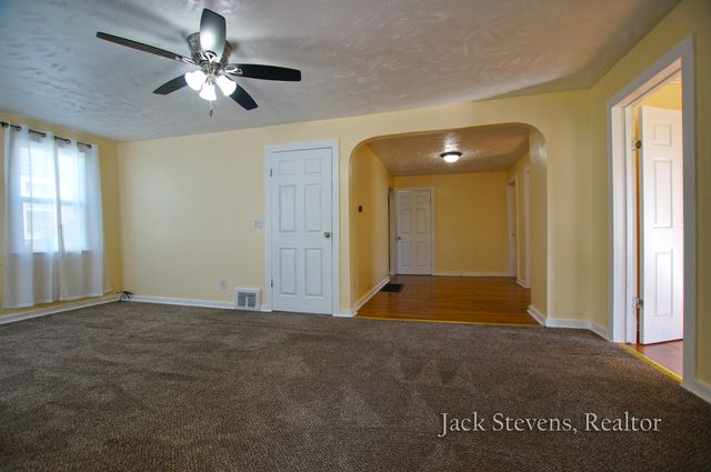 694 E Isabella Avenue, Muskegon, MI 49442