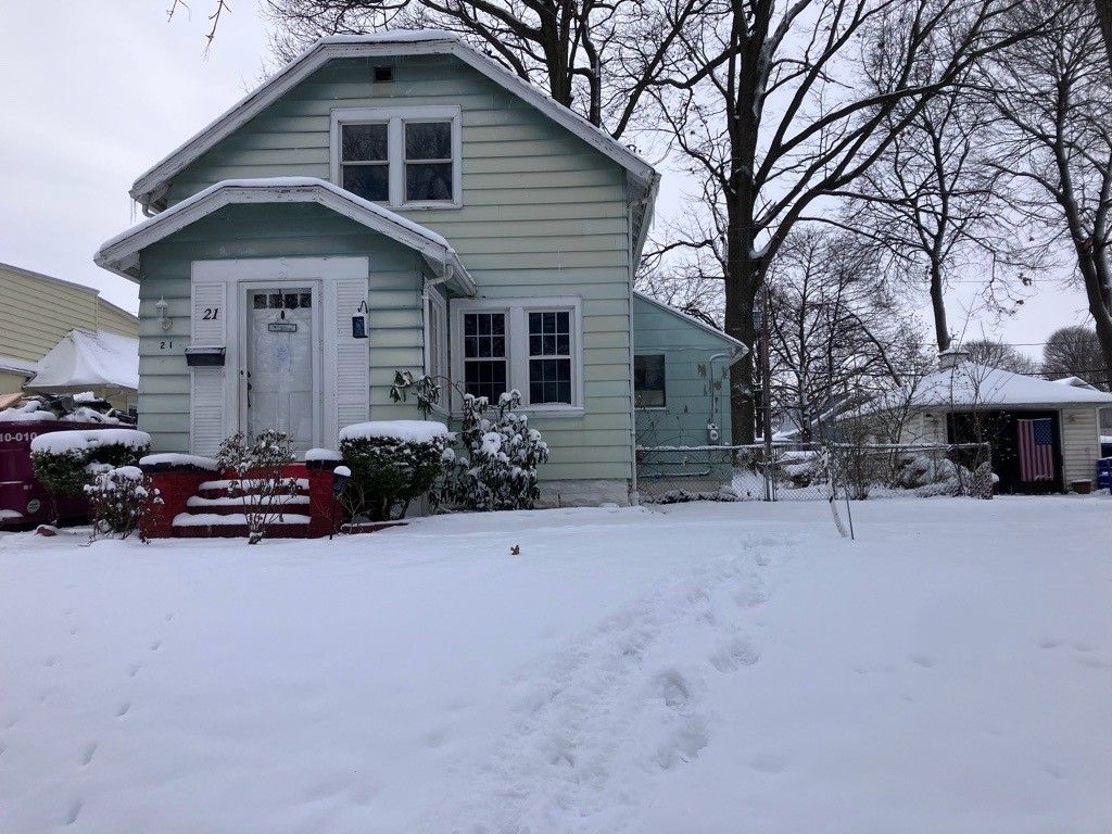 21 Sheraton Drive, Greece, NY 14616