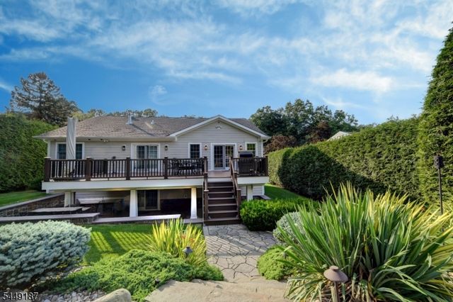 30 The Glen, Cedar Grove Twp., NJ 07009