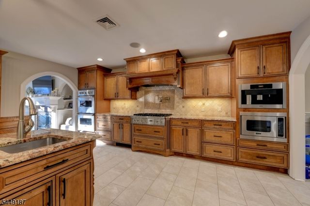 30 The Glen, Cedar Grove Twp., NJ 07009